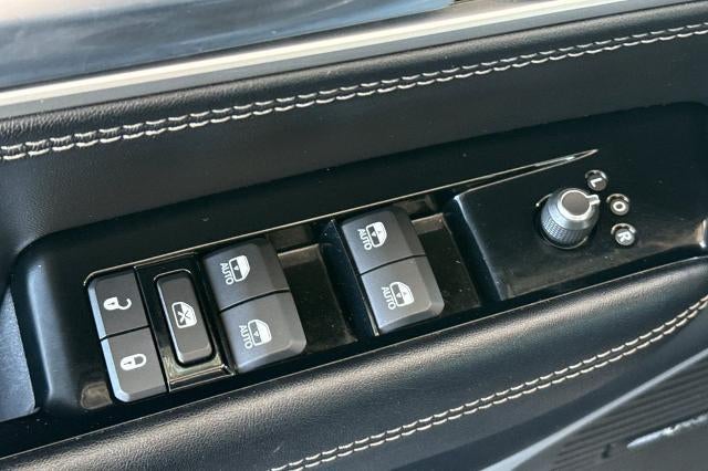 2023 Jeep Wagoneer L Series II 4x2