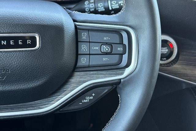 2023 Jeep Wagoneer L Series II 4x2