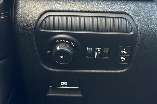 2023 Jeep Wagoneer L Series II 4x2
