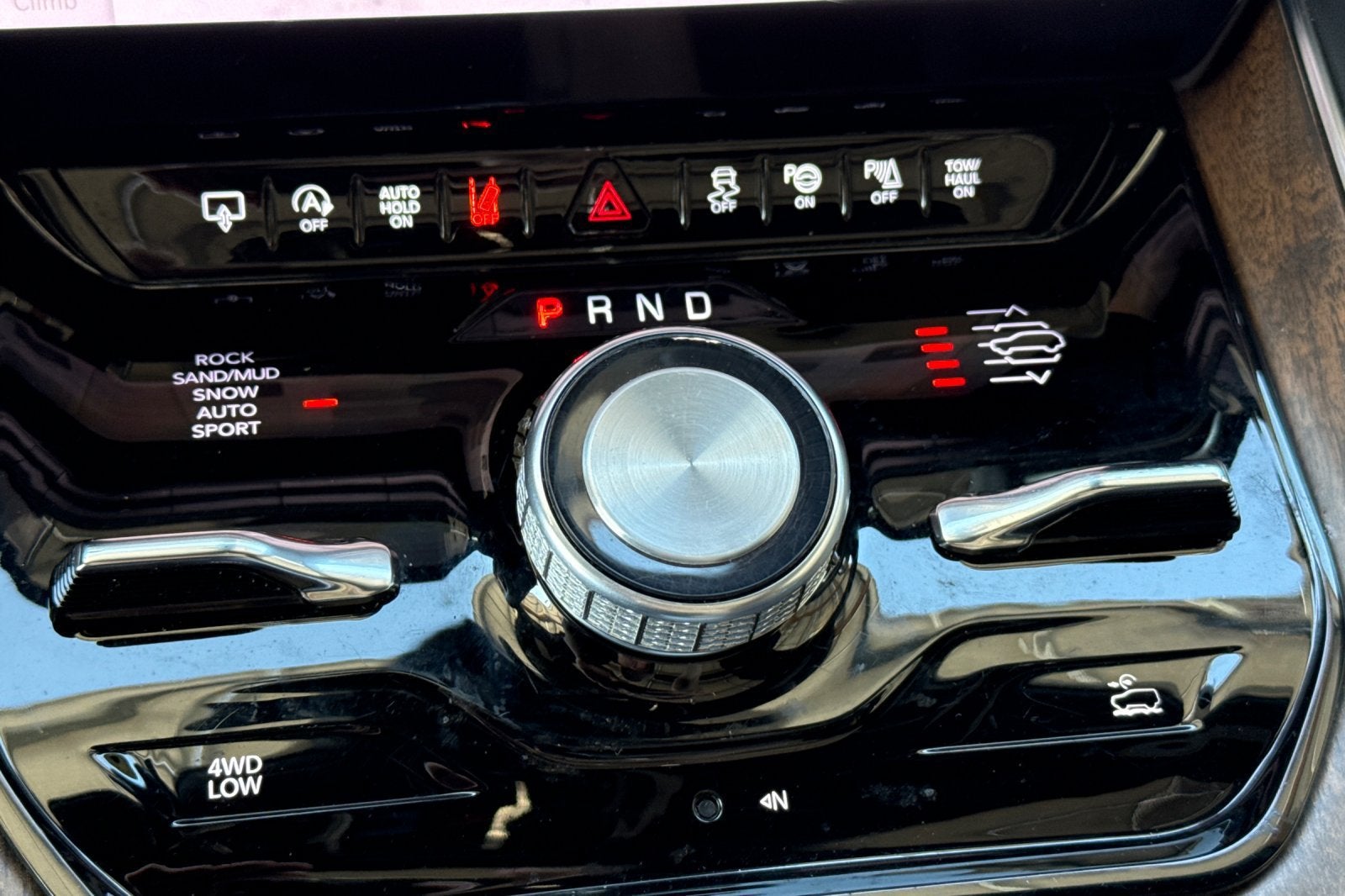 2024 Jeep Grand Wagoneer L Base