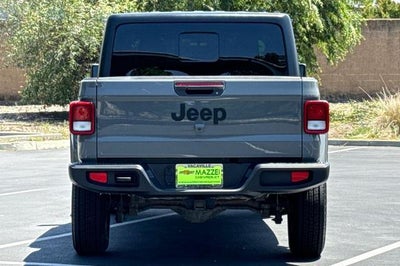 2022 Jeep Gladiator Sport S 4x4