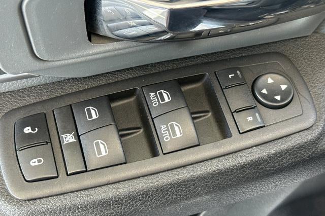 2024 RAM 1500 Classic SLT Quad Cab 4x2 6'4" Box