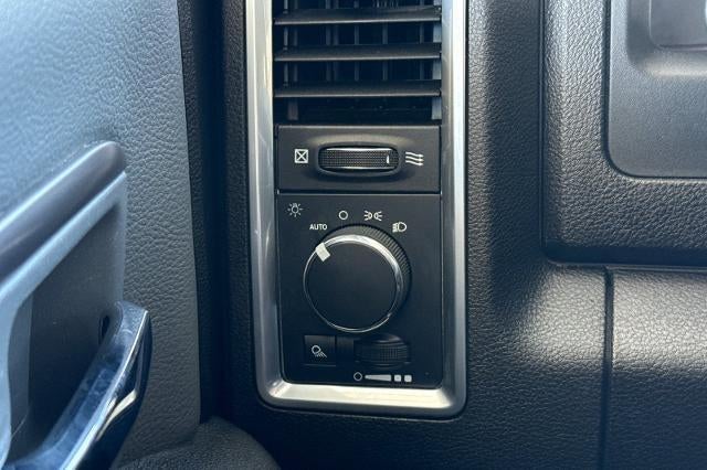 2024 RAM 1500 Classic SLT Quad Cab 4x2 6'4" Box