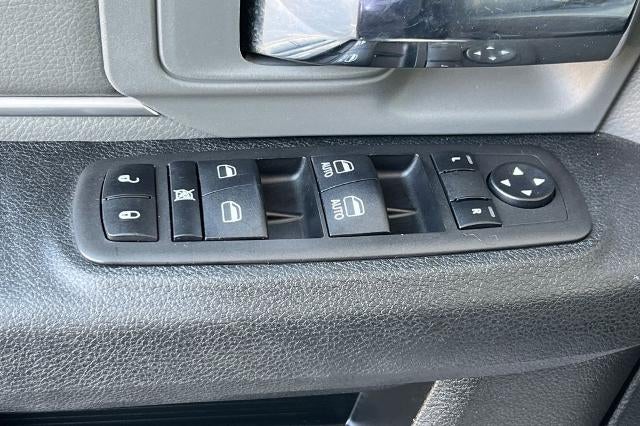 2024 RAM 1500 Classic SLT Quad Cab 4x2 6'4" Box