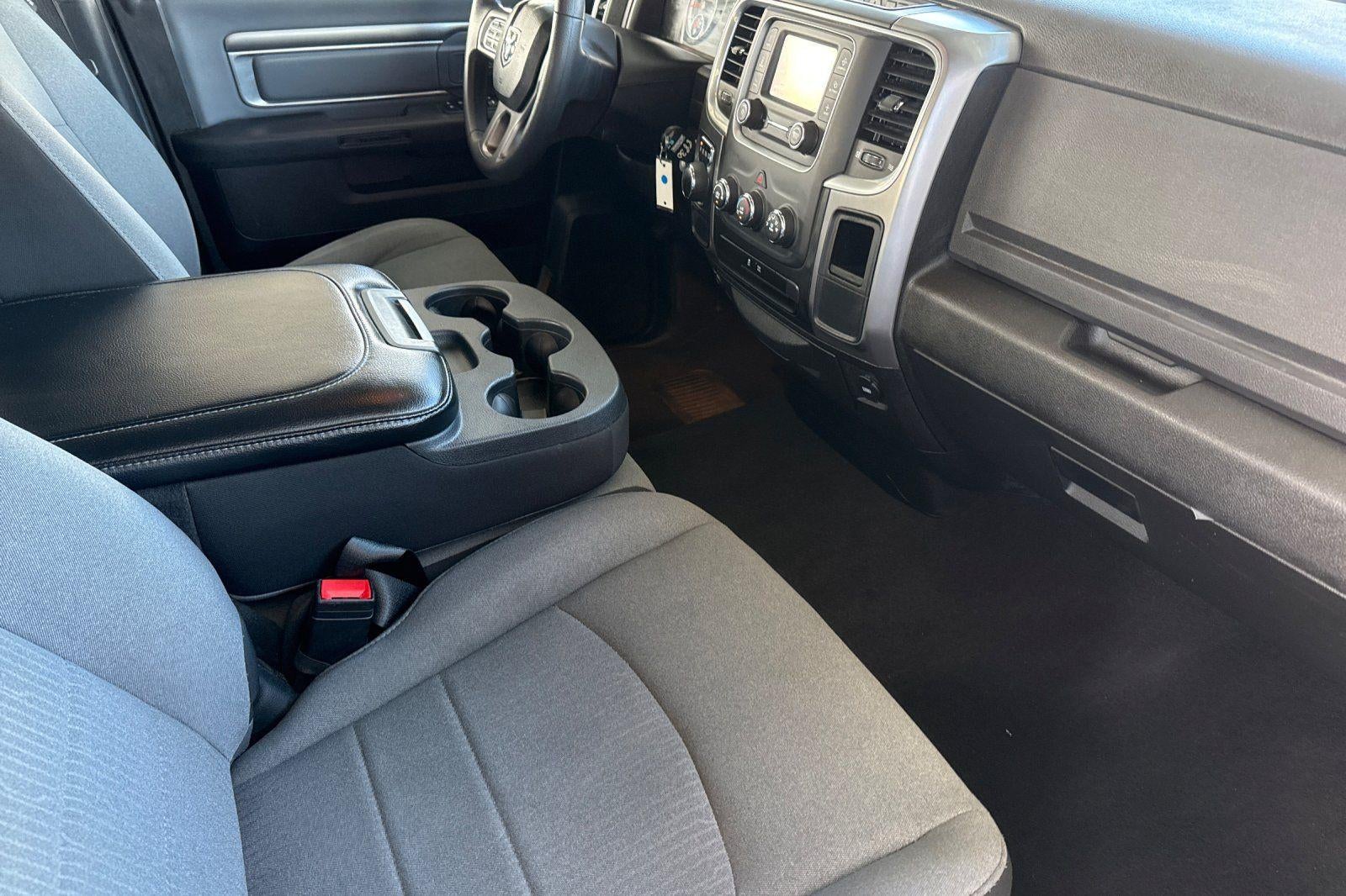 2024 RAM 1500 Classic SLT Quad Cab 4x2 6'4" Box