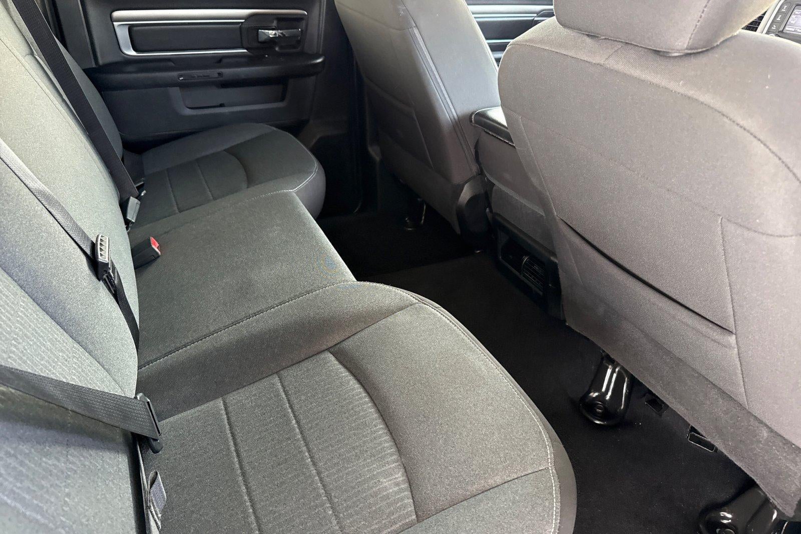 2024 RAM 1500 Classic Warlock Crew Cab 4x4 5'7" Box