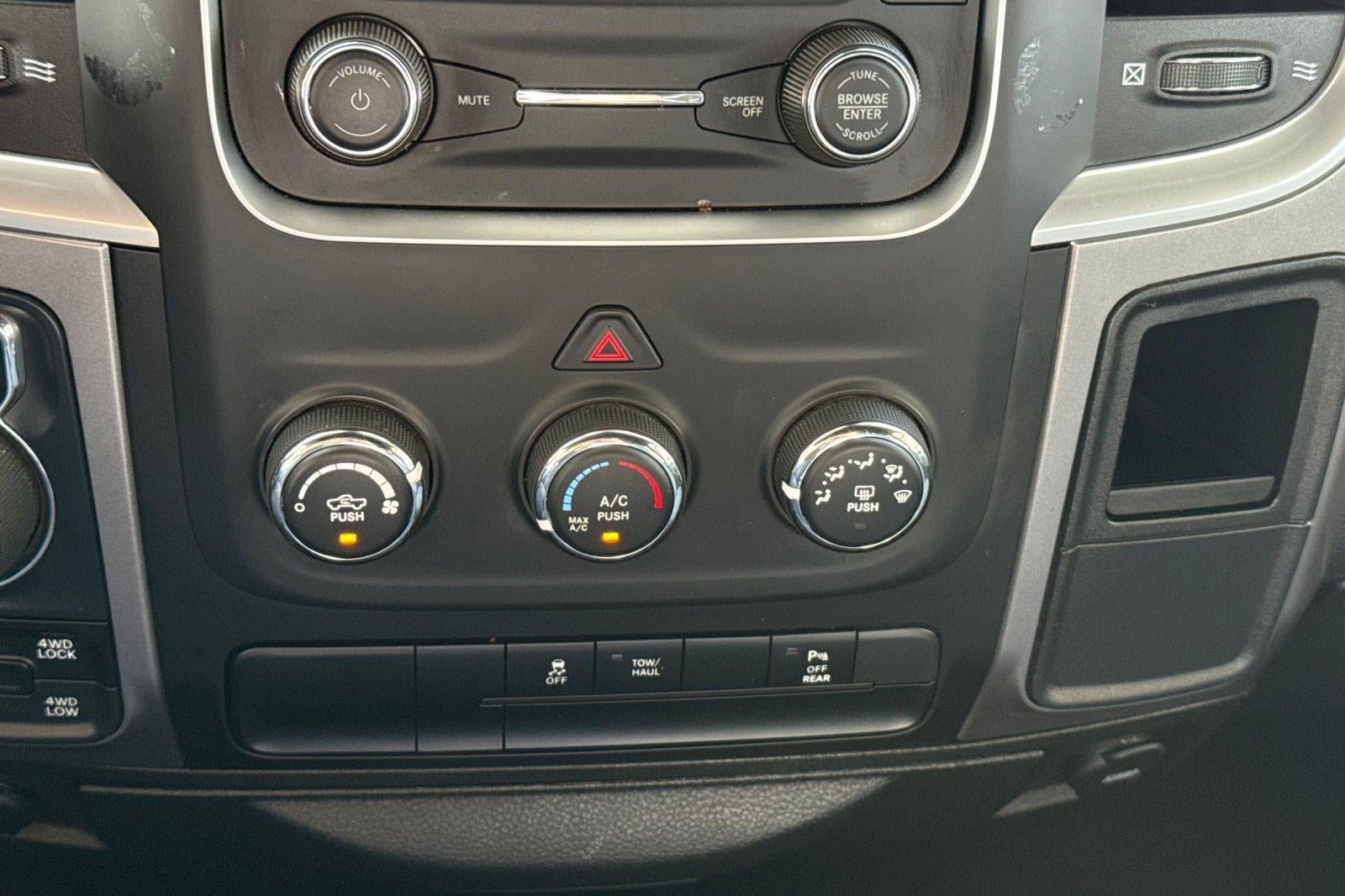 2024 RAM 1500 Classic Warlock Crew Cab 4x4 5'7" Box
