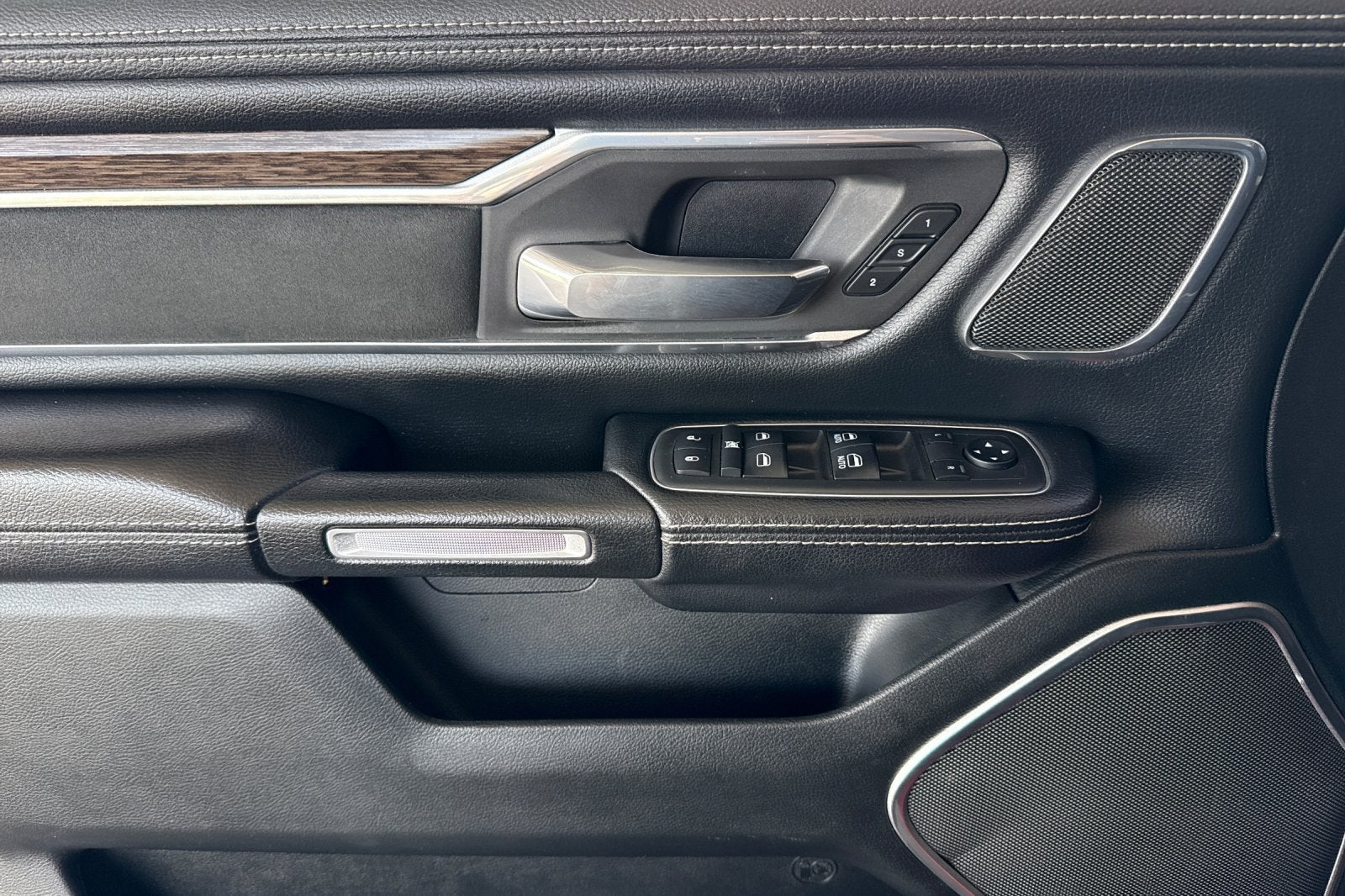2019 RAM 1500 Laramie Crew Cab 4x2 5'7" Box