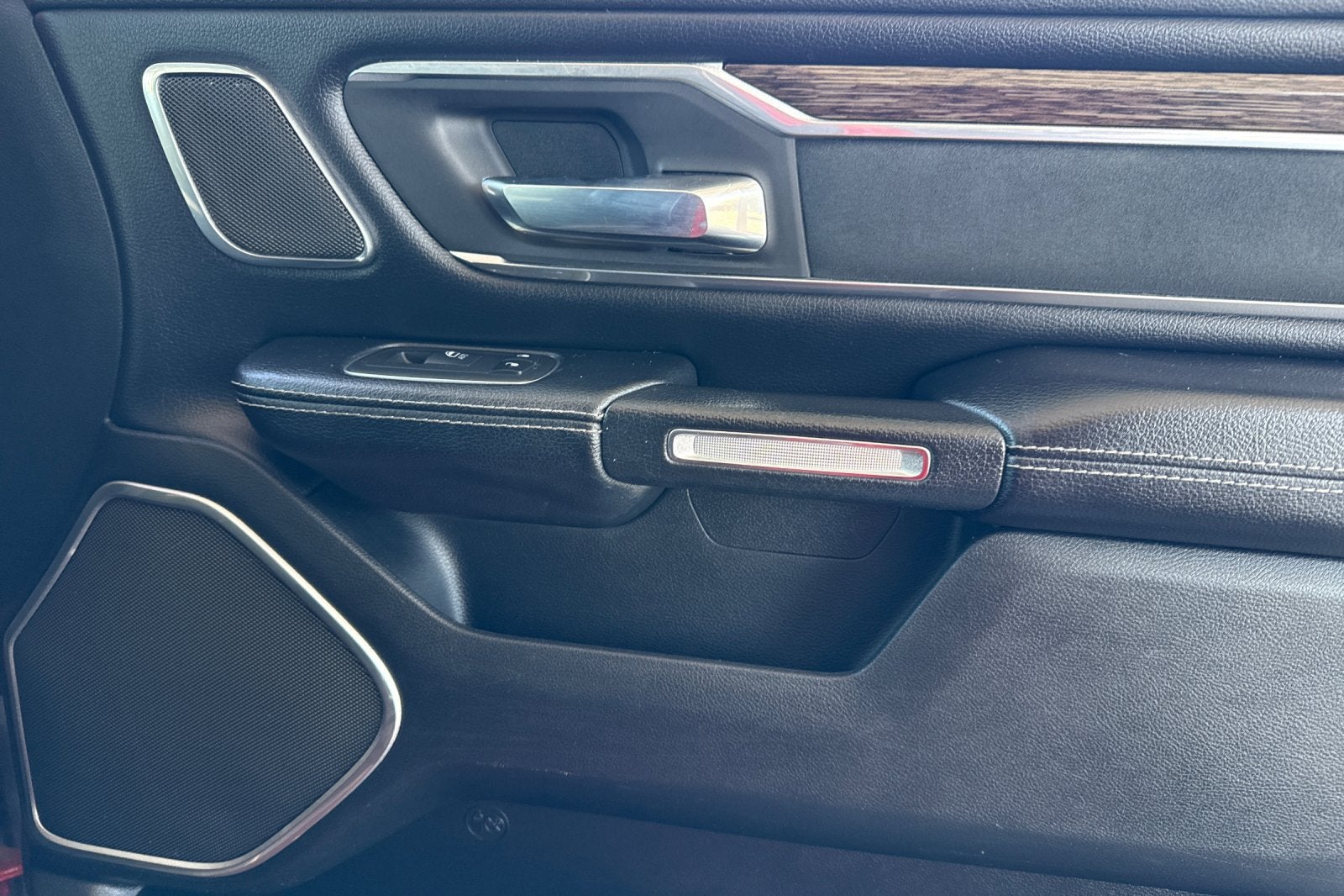 2019 RAM 1500 Laramie Crew Cab 4x2 5'7" Box