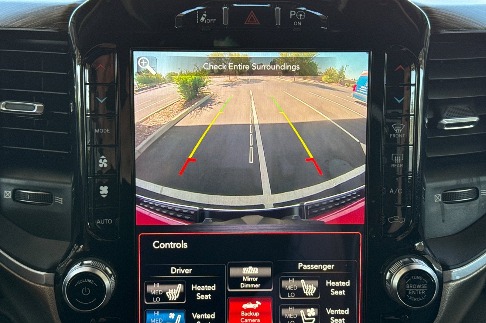 2019 RAM 1500 Laramie Crew Cab 4x2 5'7" Box