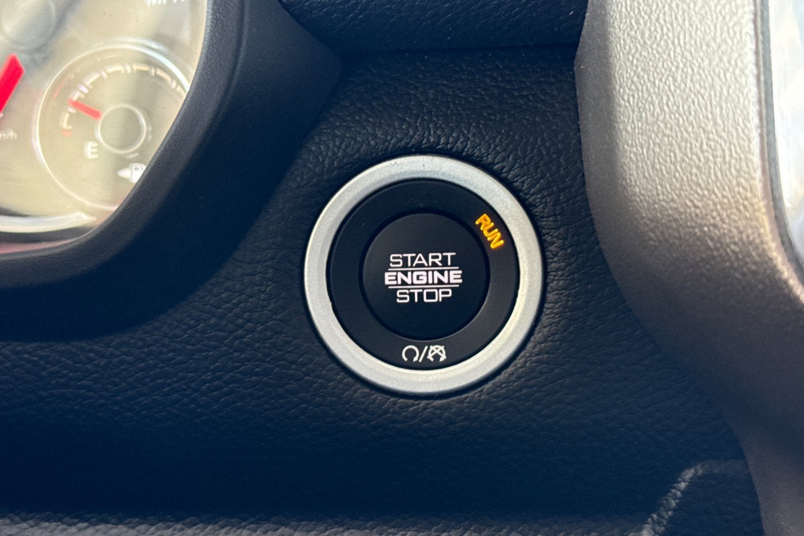 2019 RAM 1500 Laramie Crew Cab 4x2 5'7" Box