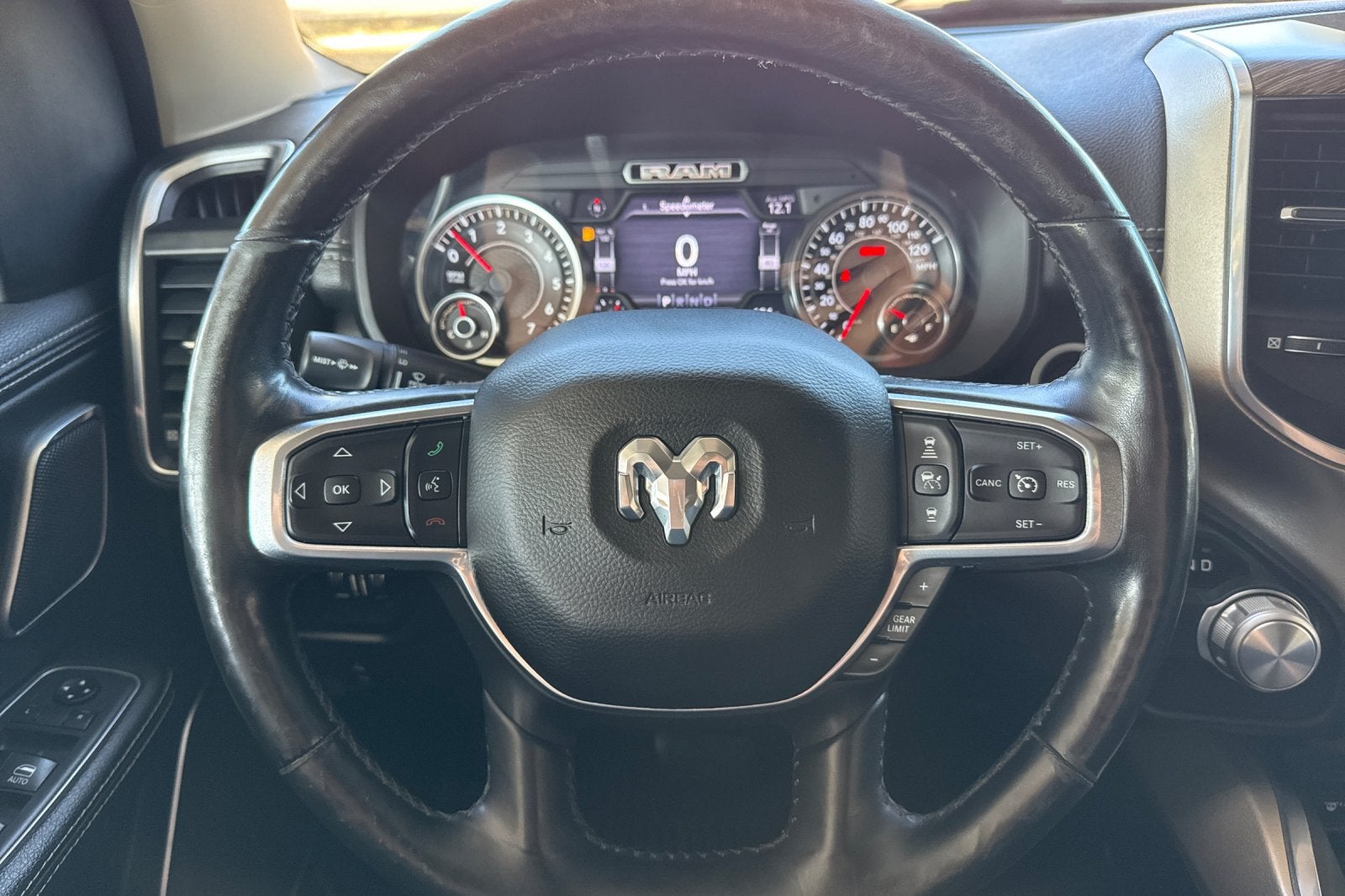 2019 RAM 1500 Laramie Crew Cab 4x2 5'7" Box