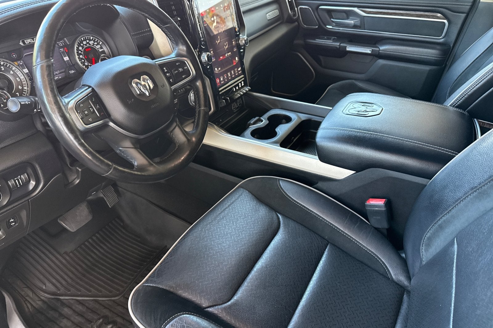 2019 RAM 1500 Laramie Crew Cab 4x2 5'7" Box