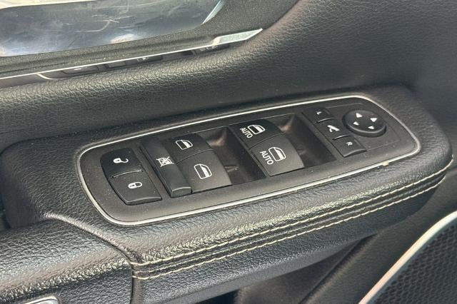 2024 RAM 1500 Laramie Crew Cab 4x2 5'7" Box