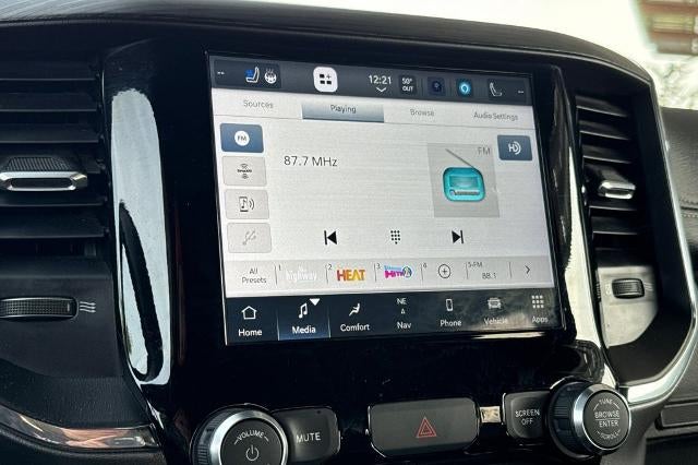 2024 RAM 1500 Laramie Crew Cab 4x2 5'7" Box