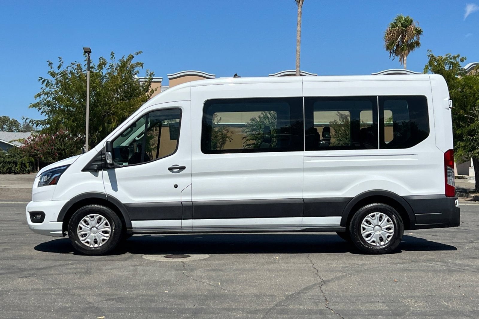 2023 Ford Transit Passenger Wagon XL