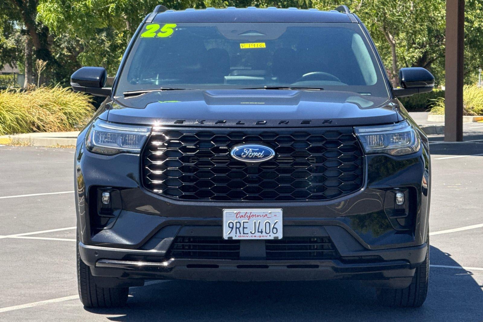 2025 Ford Explorer ST-Line