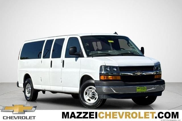 2024 Chevrolet Express Passenger 3500 1LT