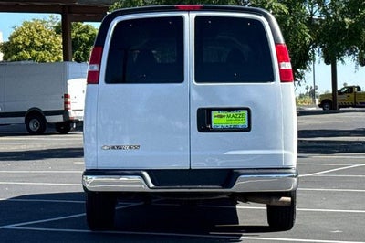 2024 Chevrolet Express Passenger 3500 1LT