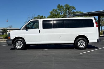 2024 Chevrolet Express Passenger 3500 1LT