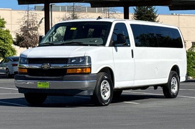 2024 Chevrolet Express Passenger 3500 1LT