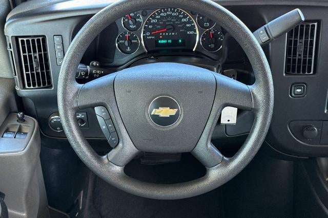 2024 Chevrolet Express Passenger 3500 1LT