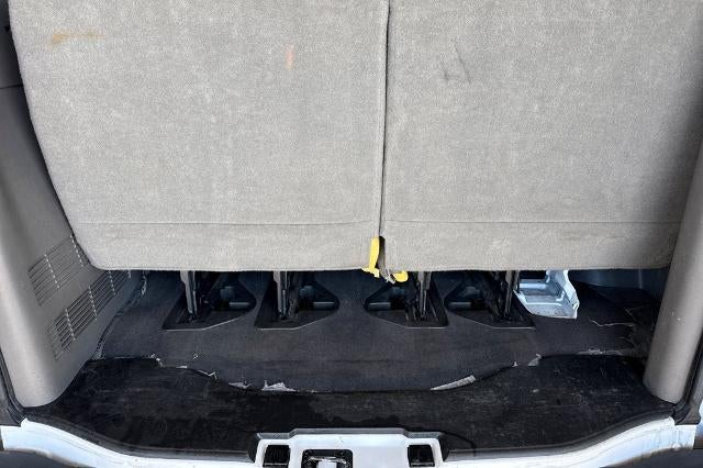 2024 Chevrolet Express Passenger 3500 1LT