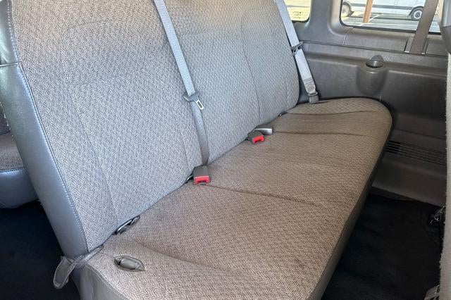 2024 Chevrolet Express Passenger 3500 1LT