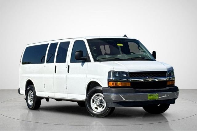 2024 Chevrolet Express Passenger 3500 1LT