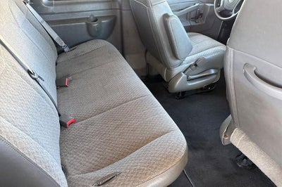 2024 Chevrolet Express Passenger 3500 1LT