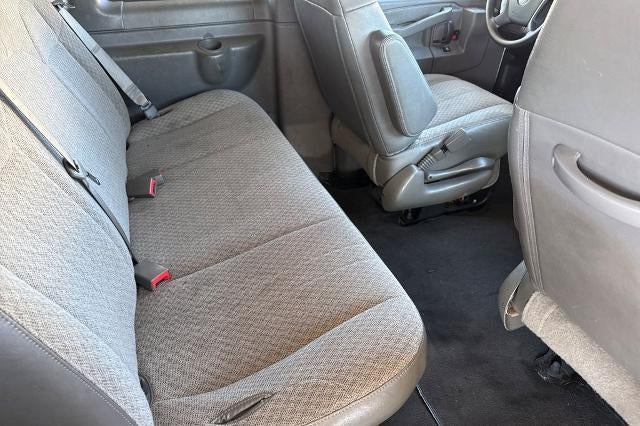 2024 Chevrolet Express Passenger 3500 1LT