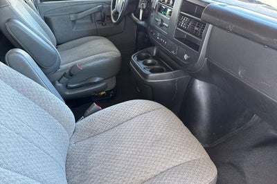 2024 Chevrolet Express Passenger 3500 1LT