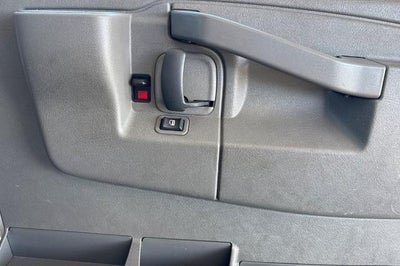 2024 Chevrolet Express Passenger 3500 1LT
