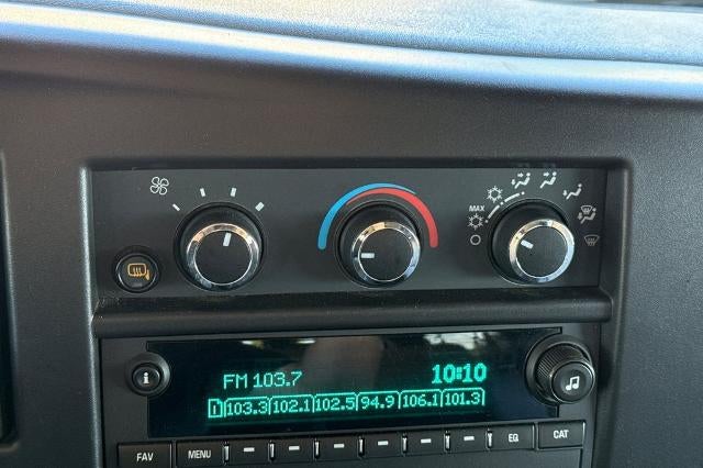 2024 Chevrolet Express Passenger 3500 1LT