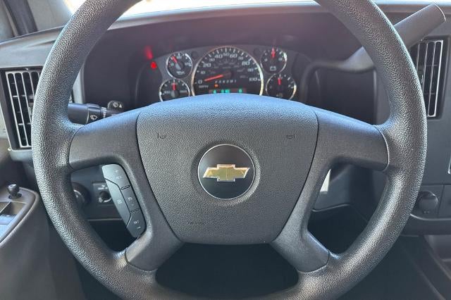 2024 Chevrolet Express Passenger 3500 1LT