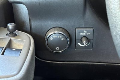 2024 Chevrolet Express Passenger 3500 1LT