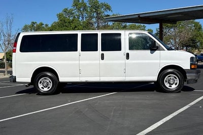 2024 Chevrolet Express Passenger 3500 1LT