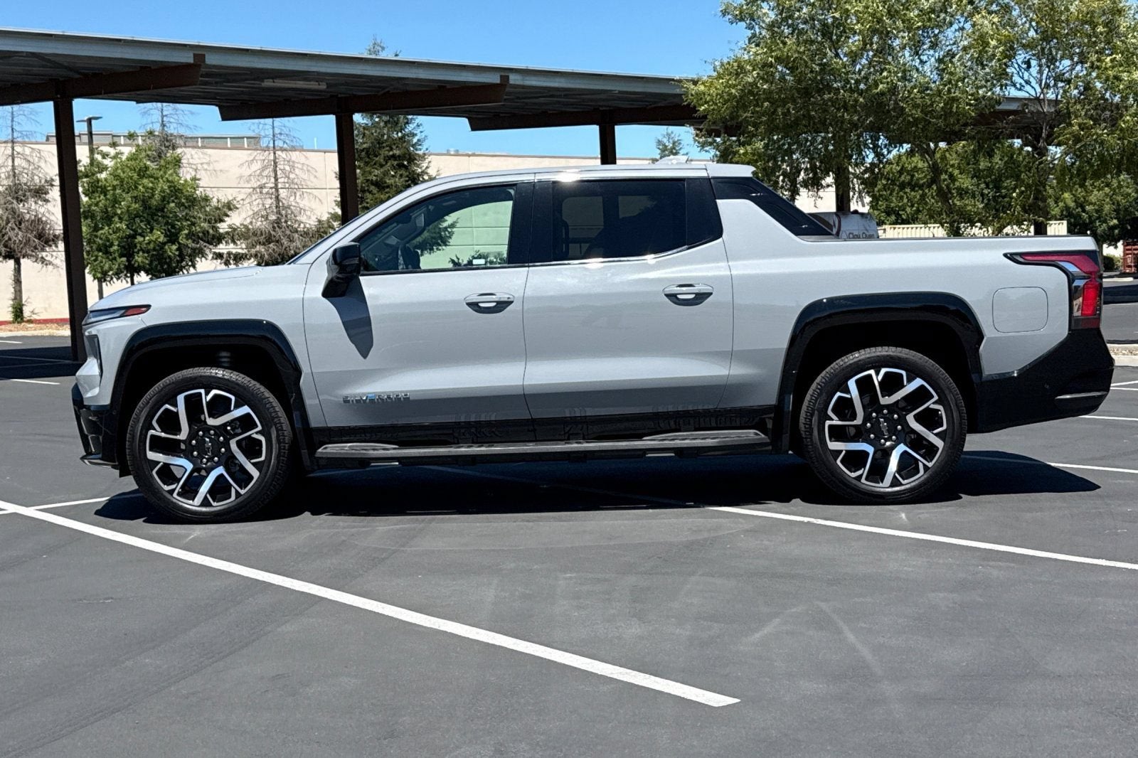 2025 Chevrolet Silverado EV RST - Max Range