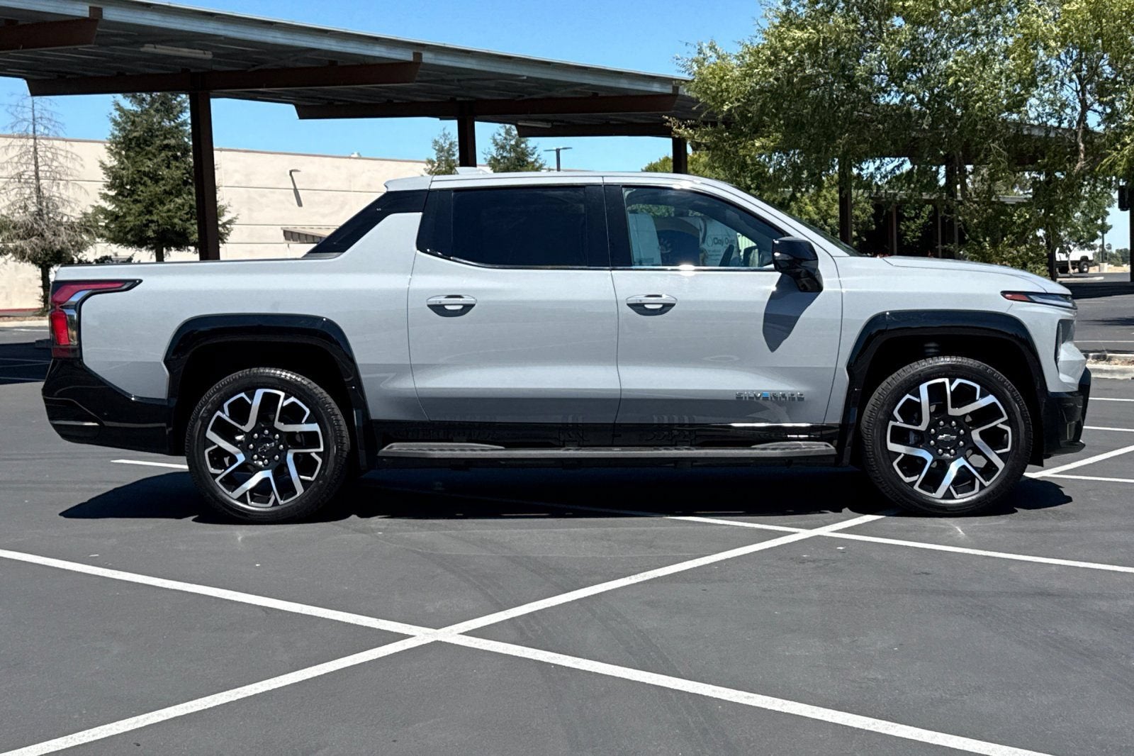 2025 Chevrolet Silverado EV RST - Max Range