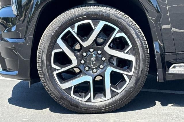 2025 Chevrolet Silverado EV RST - Max Range