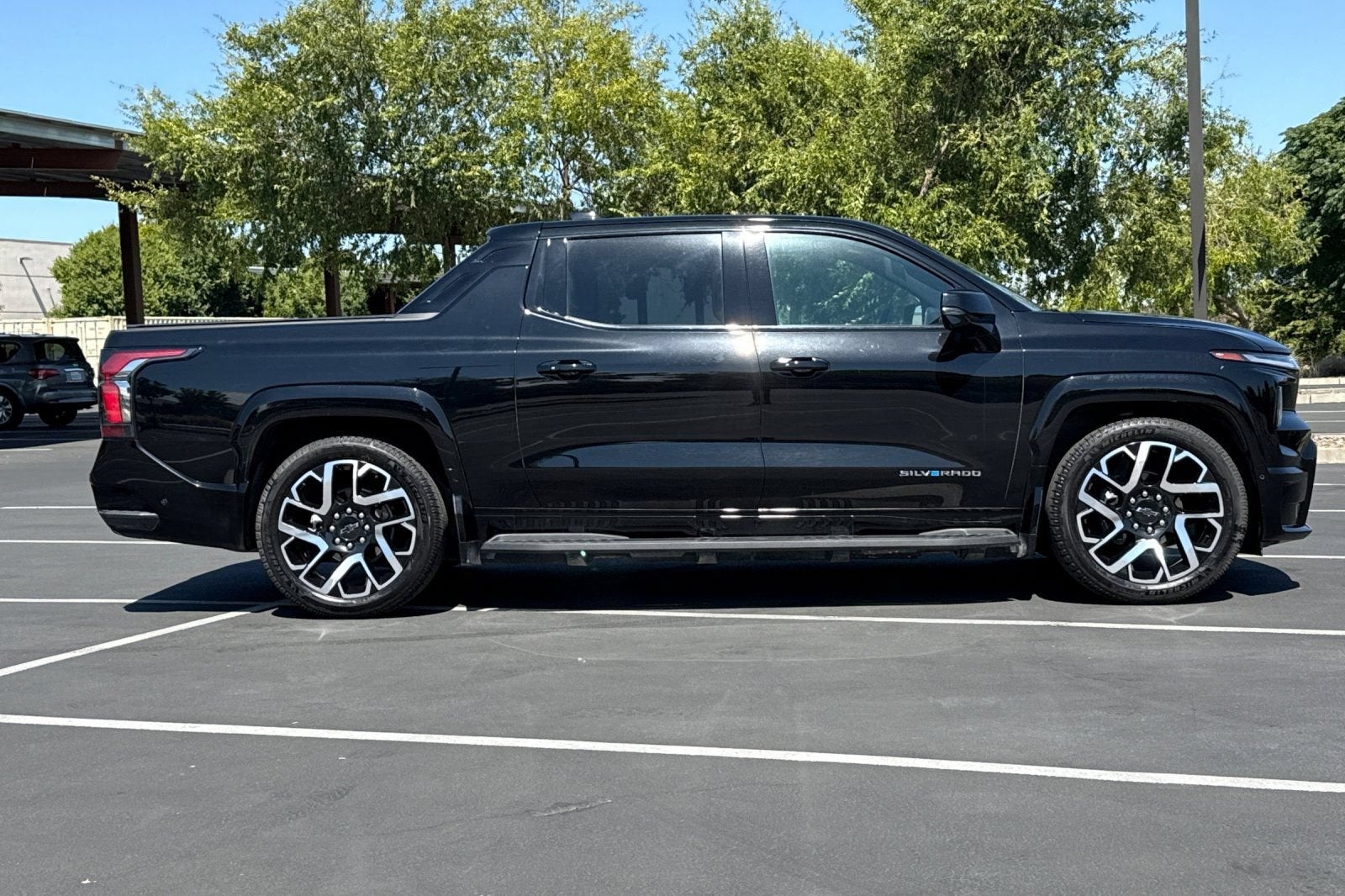 2025 Chevrolet Silverado EV RST - Max Range