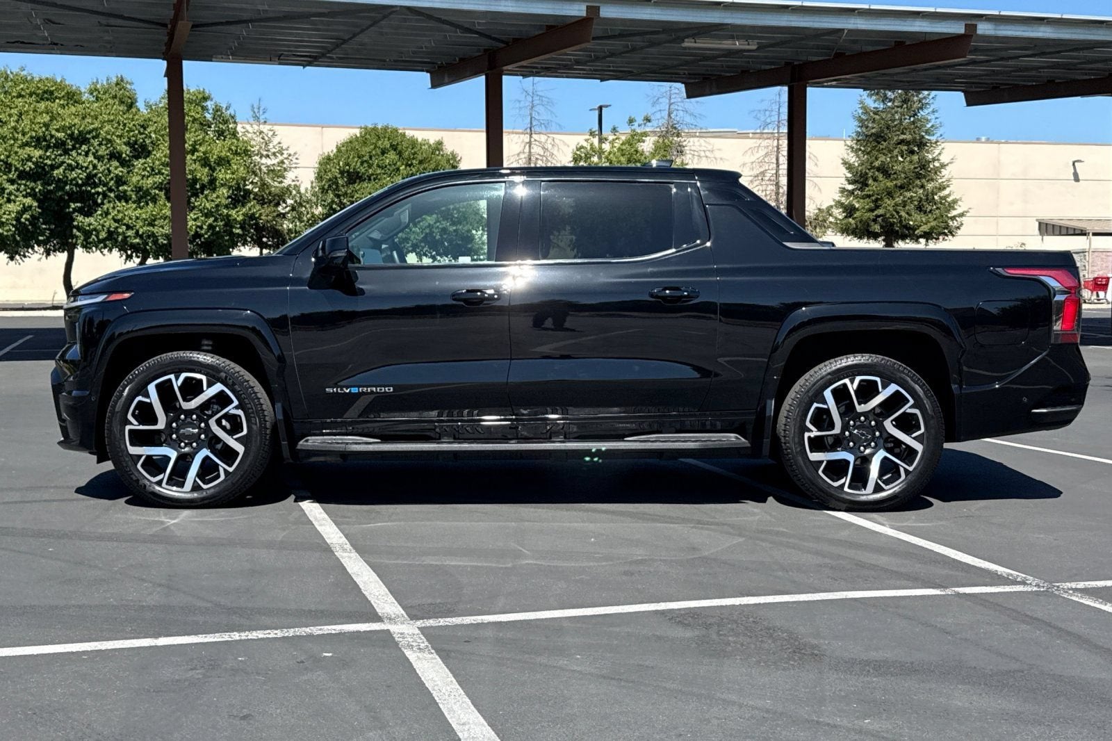 2025 Chevrolet Silverado EV RST - Max Range