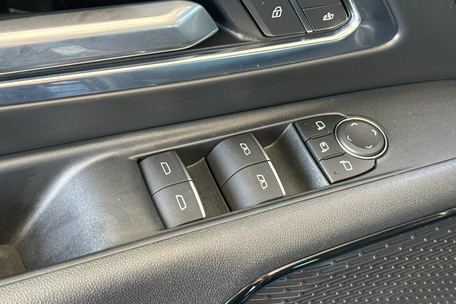 2025 Chevrolet Silverado EV RST - Max Range