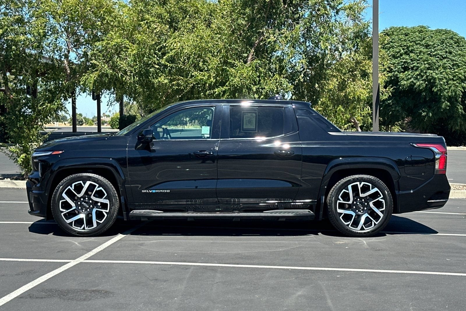2025 Chevrolet Silverado EV RST - Max Range
