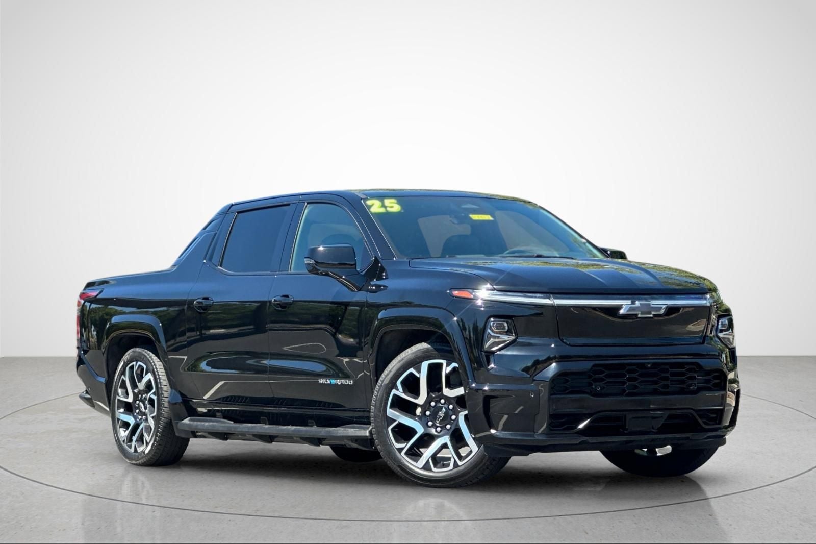 2025 Chevrolet Silverado EV RST - Max Range