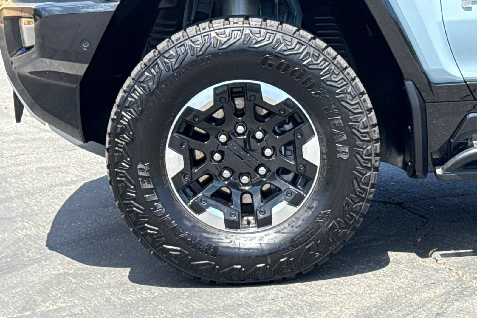 2025 GMC HUMMER EV SUV 2X