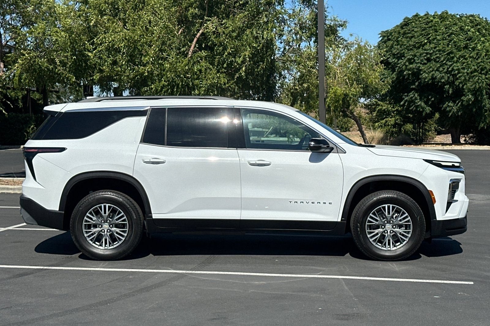 2026 Chevrolet Traverse LT - Photo 6