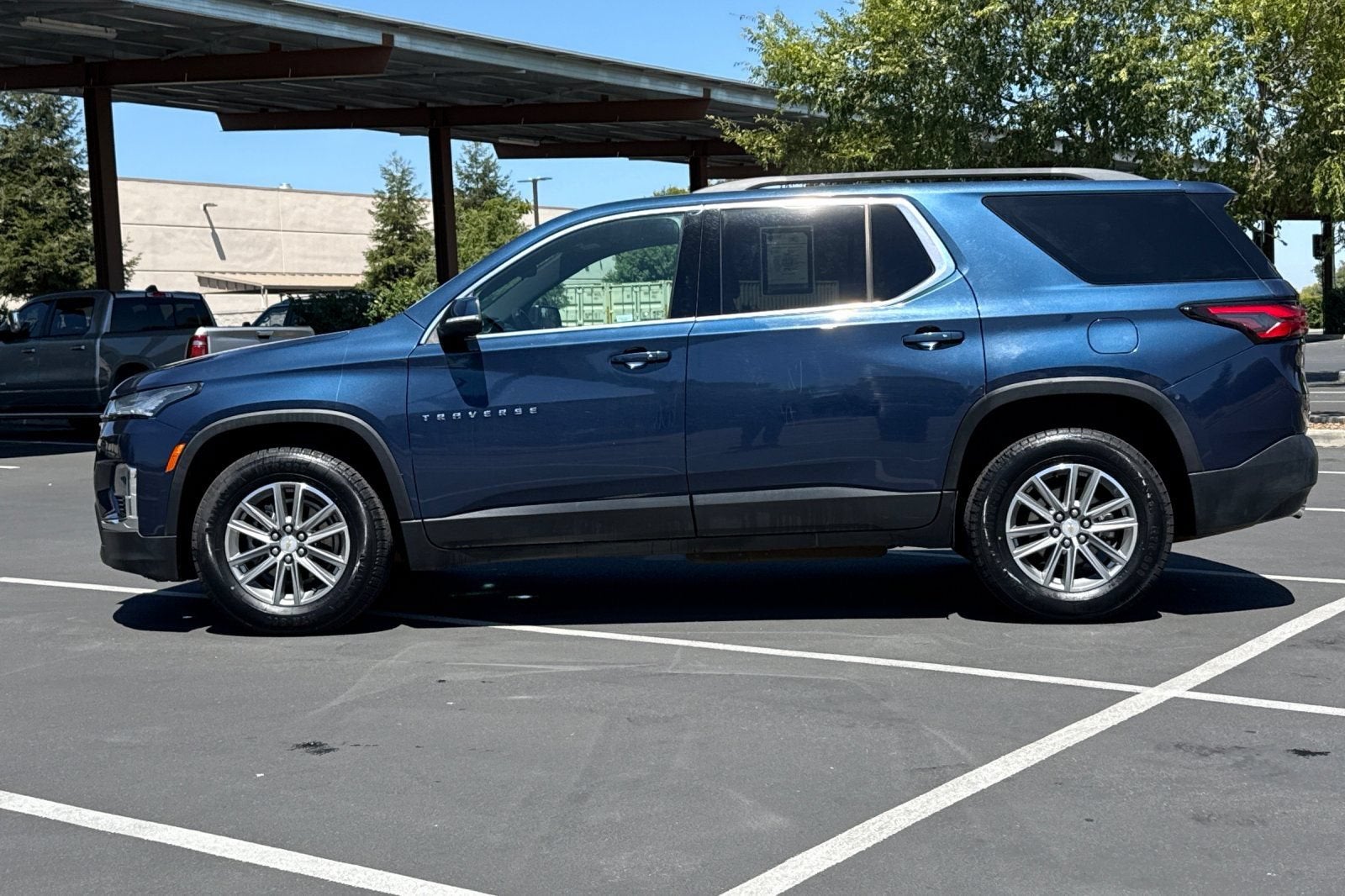 2023 Chevrolet Traverse LT Cloth