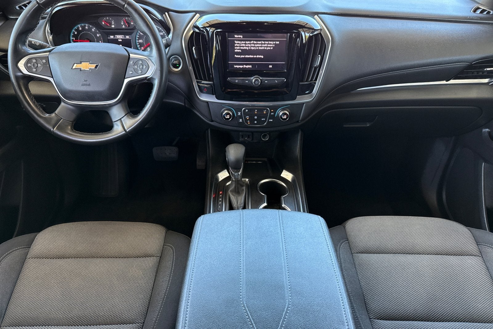 2023 Chevrolet Traverse LT Cloth