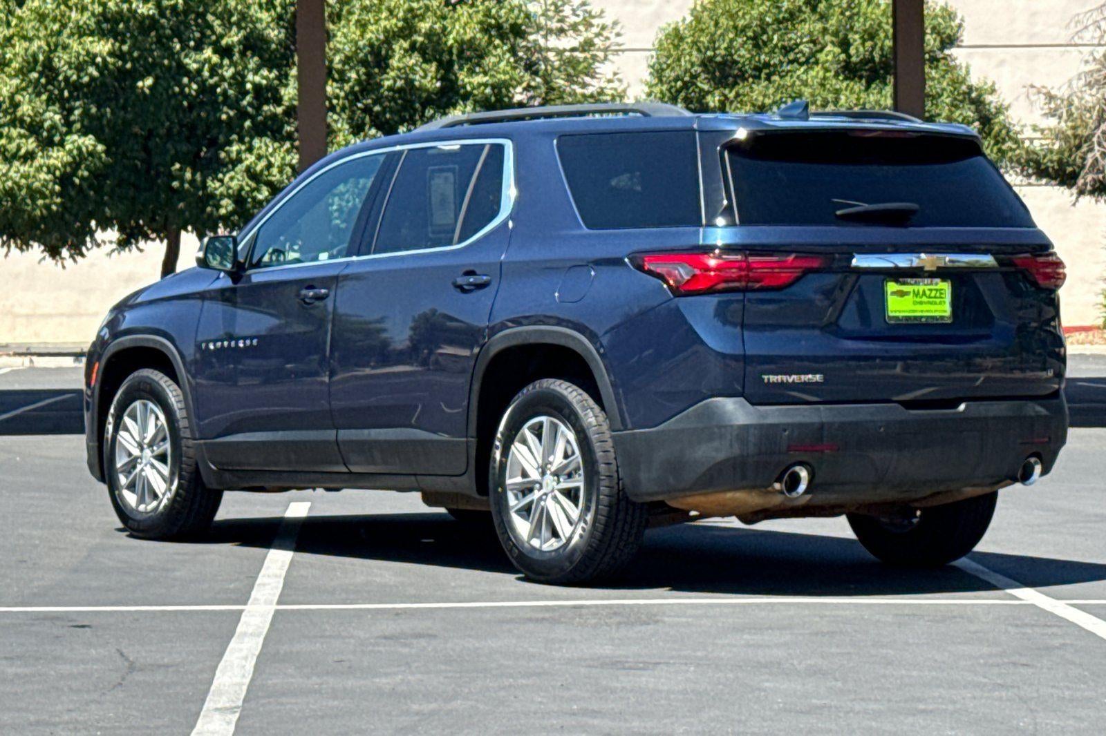 2023 Chevrolet Traverse LT Cloth
